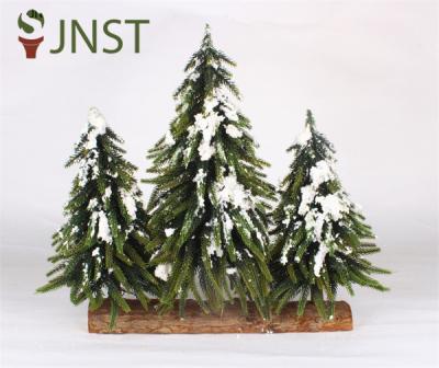 Pequeño árbol de Navidad para Navidad para escenas en miniatura