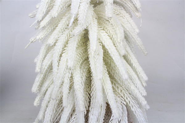 Small White Christmas Decorations in Jute Base.jpg